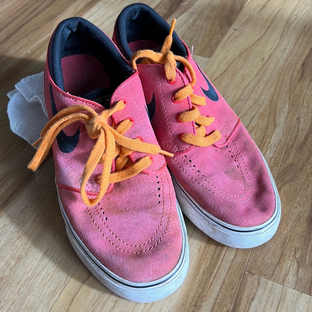 Jonaski nikes